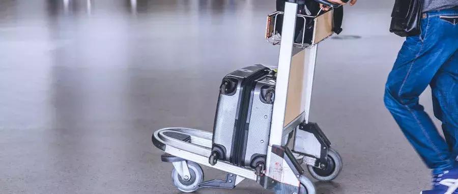 机场行李托运要不要封口,机场托运行李箱没有锁东西会丢吗