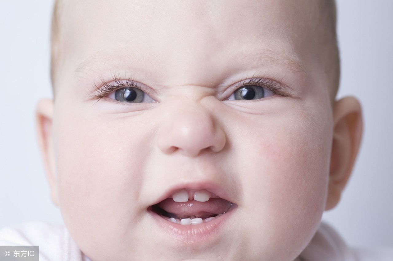 6个月宝宝长牙烦躁怎么办,宝宝几个月出牙疼痛