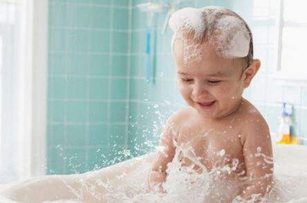 宝宝反复发烧38.5以上降温小妙招,宝宝发烧38.2度怎么物理降温