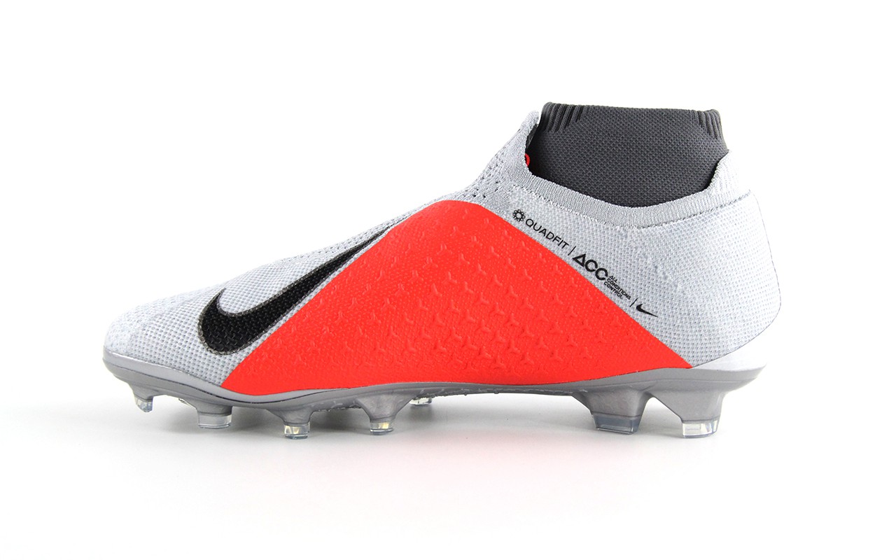 耐克暗煞phantomvsn2t,中场大师的球鞋