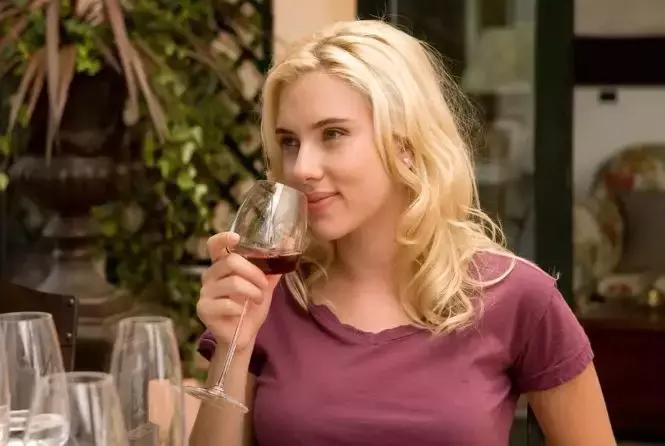 午夜巴塞罗那和午夜巴黎,午夜巴塞罗那西尔维娅