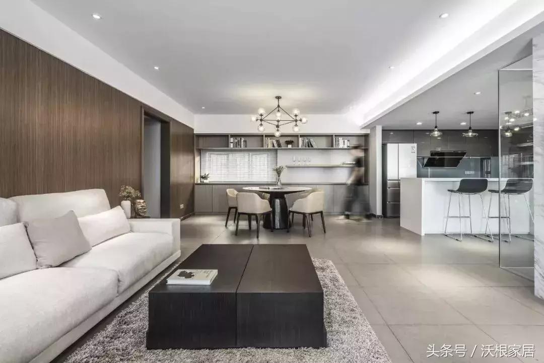 简约风格地砖是灰色配什么踢脚线,灰色哑光地砖800*800铺贴效果