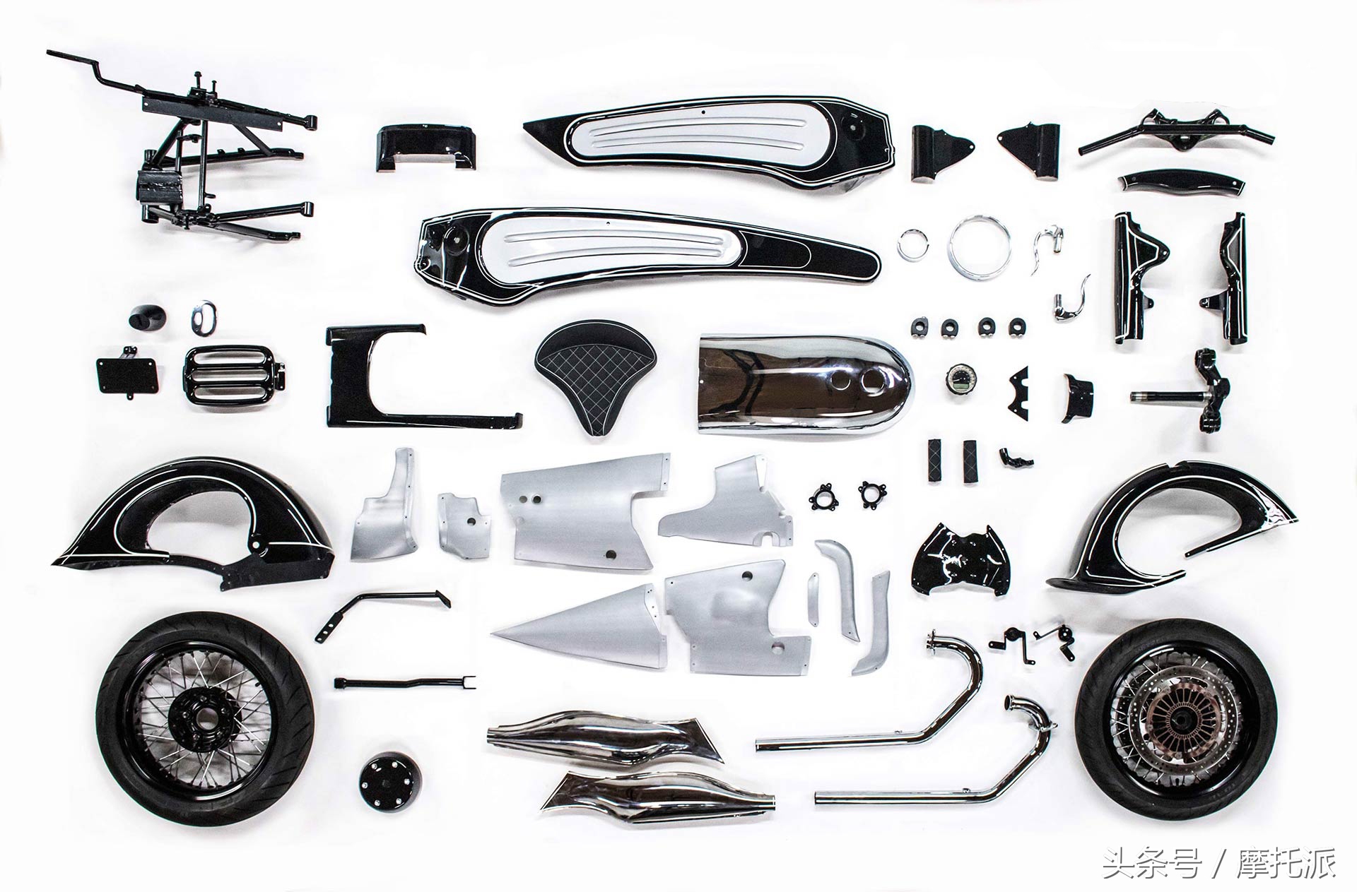 把80多年前的宝马概念摩托车变成现实，售价仅34.5万元