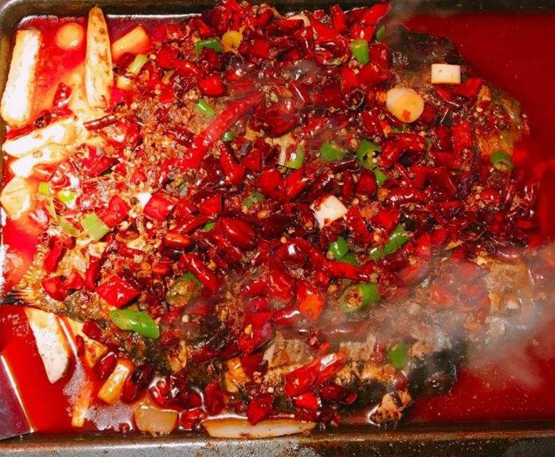 秘制烤鱼真材实料才能做出好味道,味道鲜美的烤鱼怎么做好吃