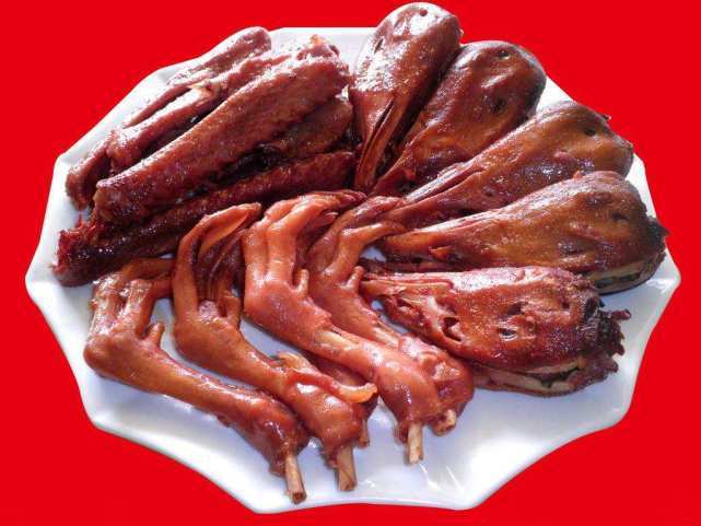 朋友卖卤味，一天利润2000，悄悄告诉我做卤菜的秘制配方