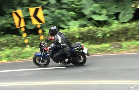 雅马哈fzs150摩托车最新版,雅马哈fz150百公里加速成绩