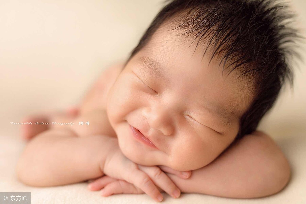 婴儿吐奶块是什么原因,新生儿吐奶原因和吐奶处理