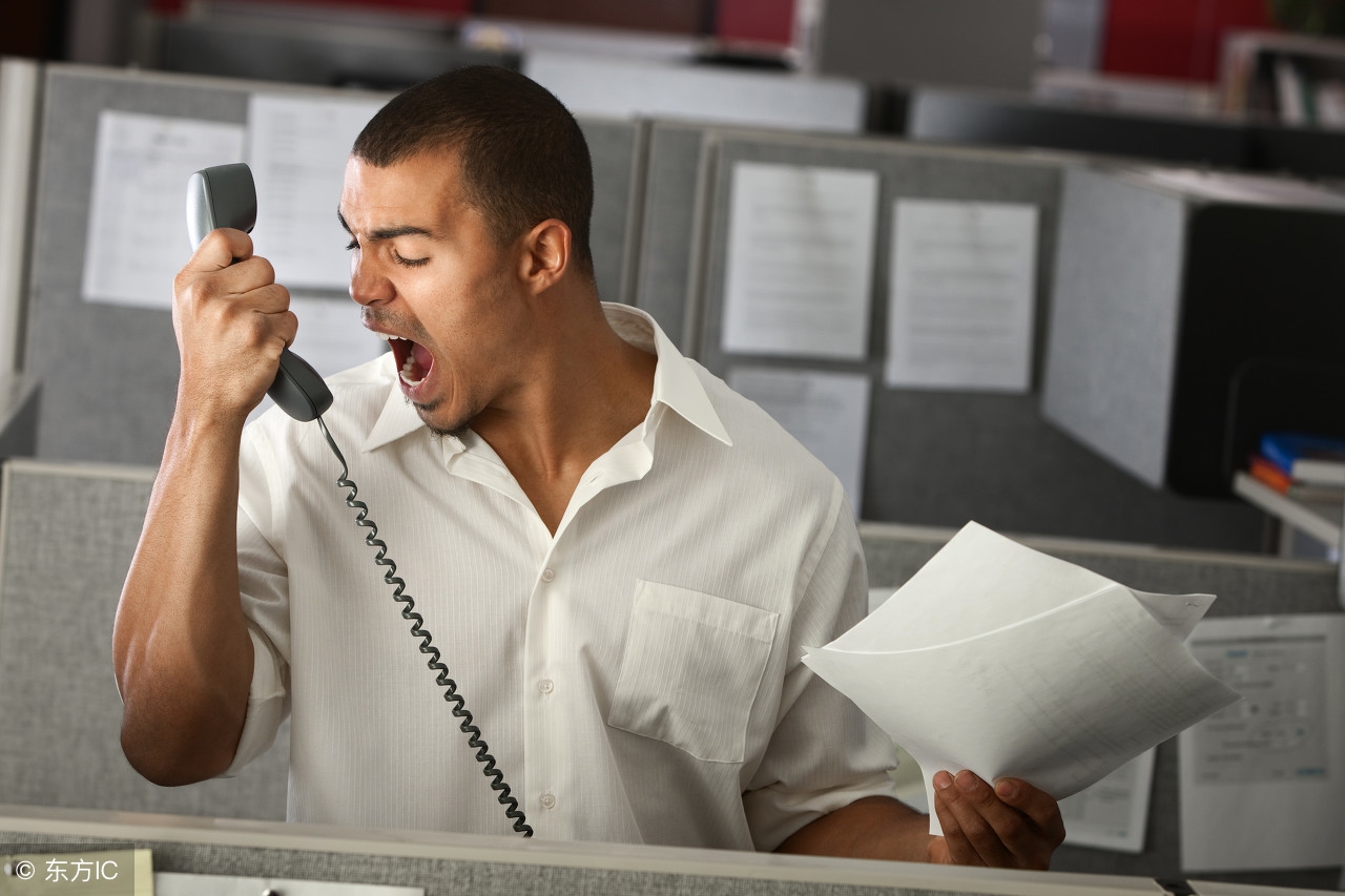 销售遇到顾客说太贵怎么办,实体店销售还价技巧和话术