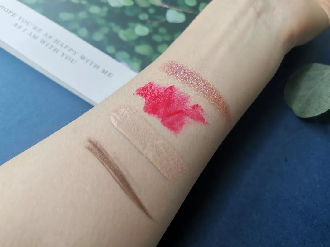 又是张柏芝安利，又是李佳琦好用，实测一波就见光死？