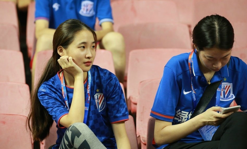 足球运动员喜欢的女孩,喜欢足球的女孩