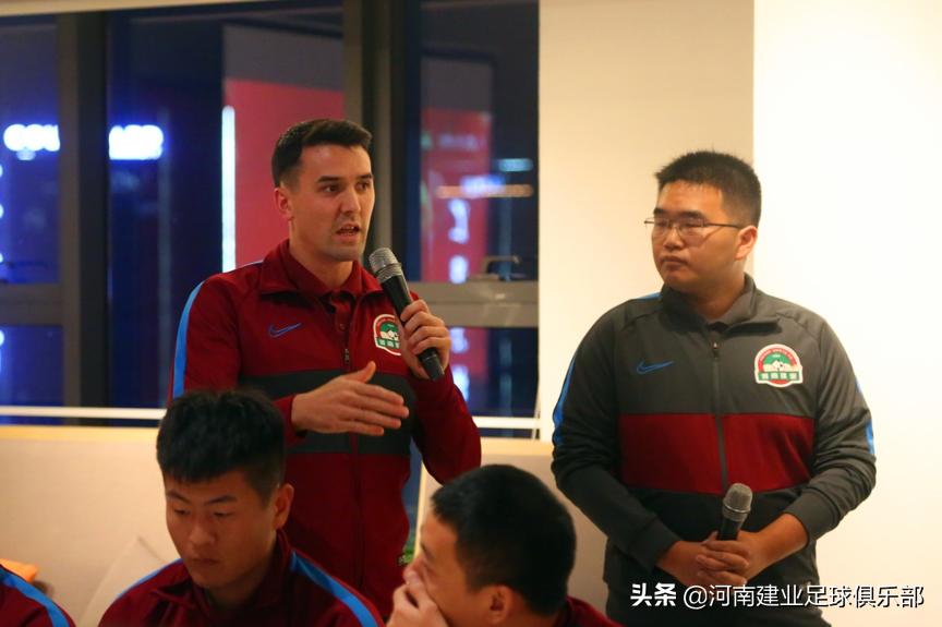 团聚团结为胜利而超越