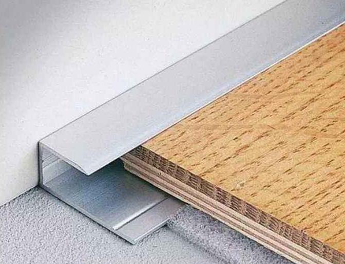 木地板踢脚线太丑了怎么补救,地板装地暖踢脚线太丑怎么解决