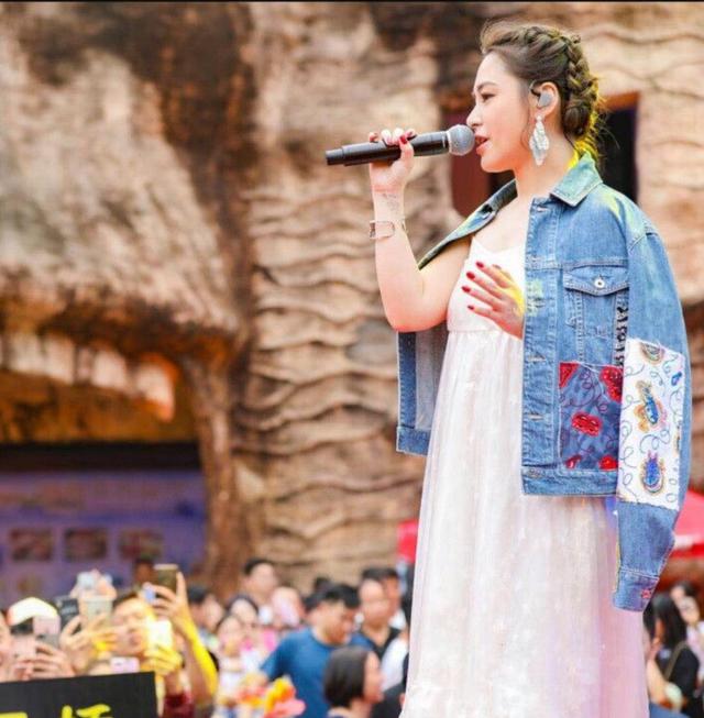 39岁阿娇晒美照,阿娇身材发福上综艺