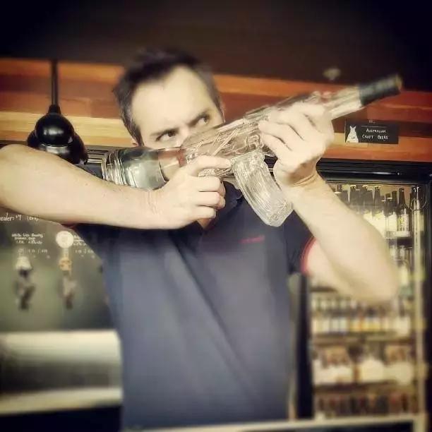 AK-47伏特加，千万别对口喝别人会认为你要自杀