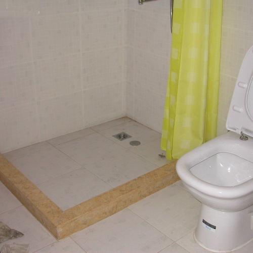 贴砖外墙漏水渗水补漏方案,卫生间贴砖之后渗水