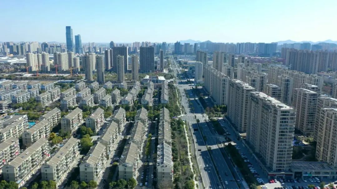 萧山市北西三花争艳未婚女记者翻了谁的牌？丨跑盘Vlog04