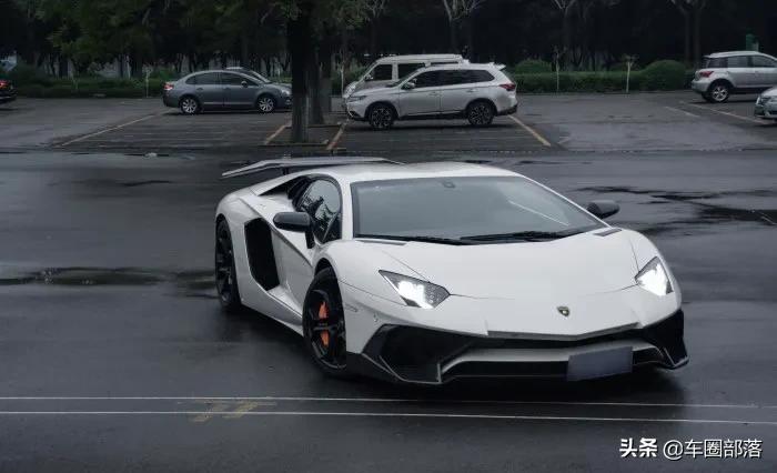 大牛aventadors和lp700有什么区别,紫色大牛aventadorsroadster