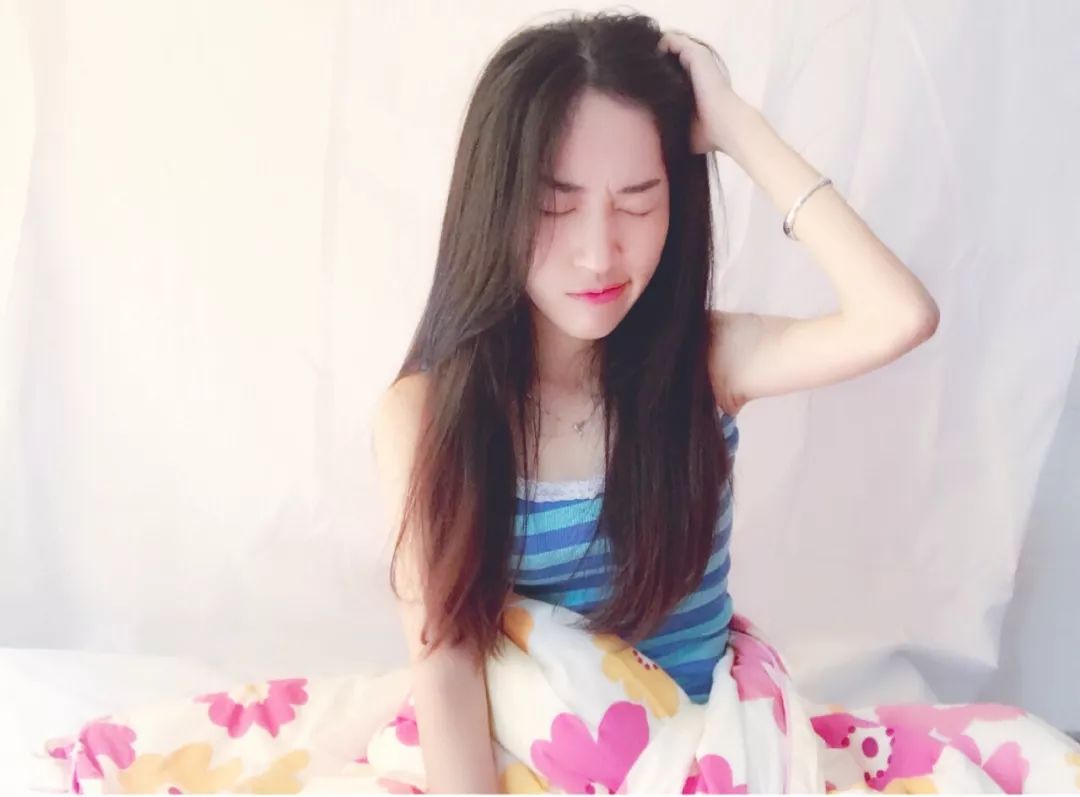 败家女花了三十多万买化妆品,败家女人的化妆品