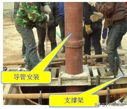灌注桩钢筋笼卡住导管怎么办,打桩塌孔原因