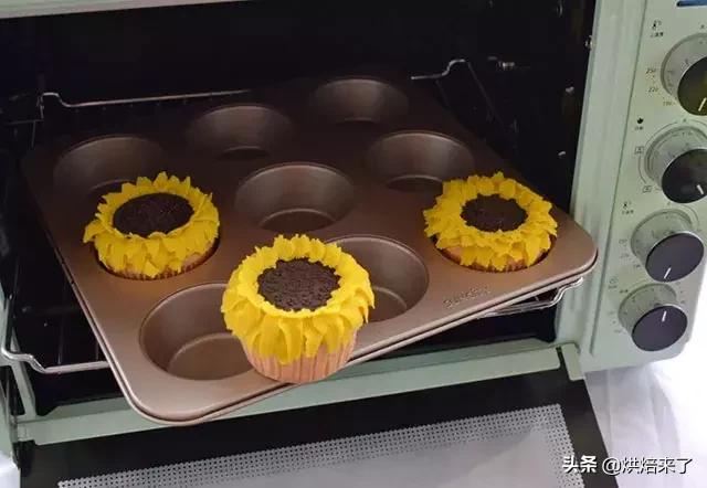 蛋糕刚开始烤开裂怎么解决,蛋糕放着会发霉怎么才能不发霉呢