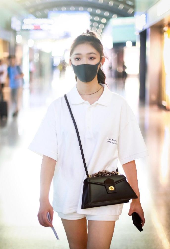 有哪些时髦的小众包包,小众且高级的包包推荐一款多用包