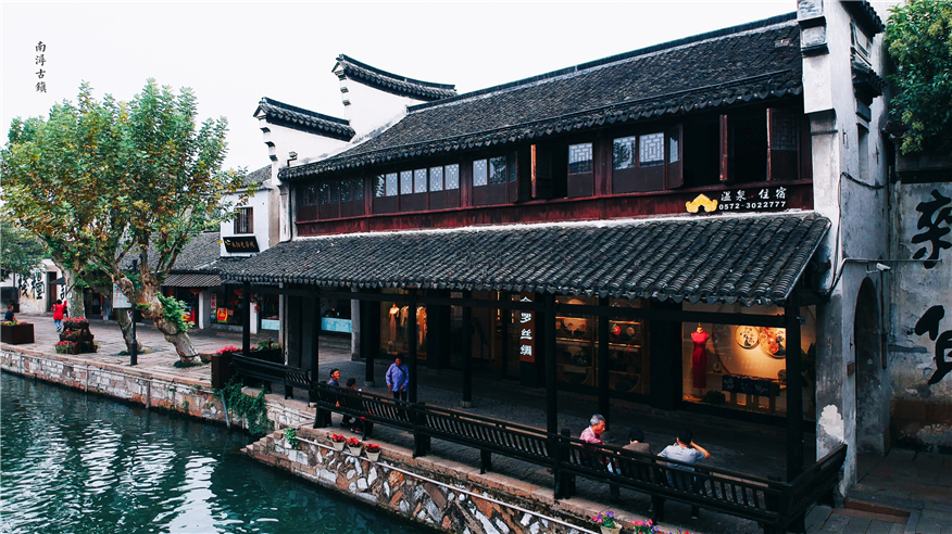 江南6大古镇的南浔拥有七千多年历史，一个湖州市不抵南浔半个镇