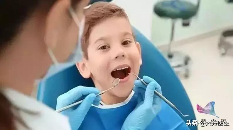 经常牙龈出血且口臭,牙疼引发牙龈出血一吸就满口血