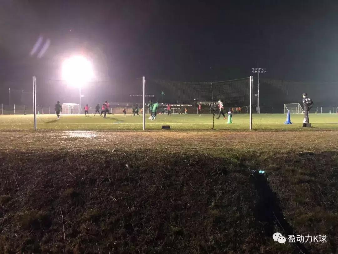 在失去爱人的次日，他选择带领球队继续战斗