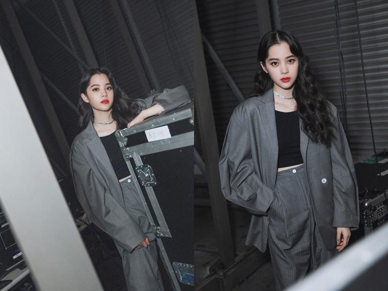 小贾的女人最爱宽松西装，尺寸越大穿起来越性感甜美，怎么回事？