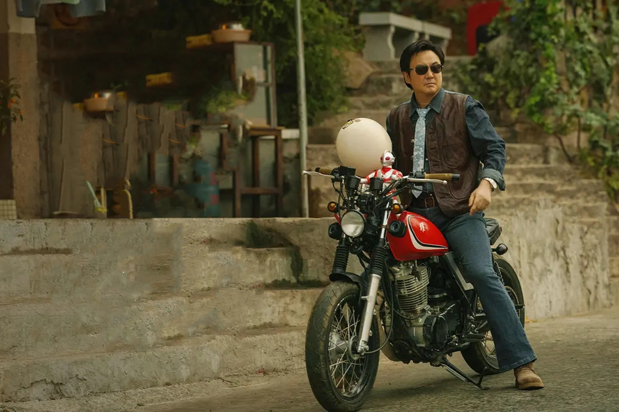 中国电影报道吴京票房霸占前三,2020年电影票房排行榜