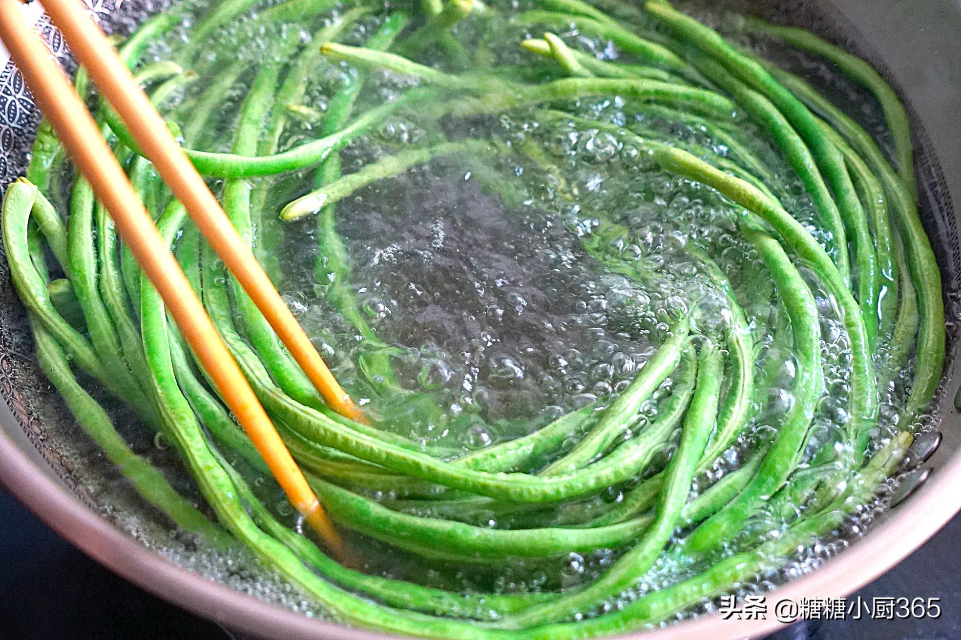 立秋了，天气好豆角又便宜，别忘多买点回来晒菜干，烧肉吃贼香