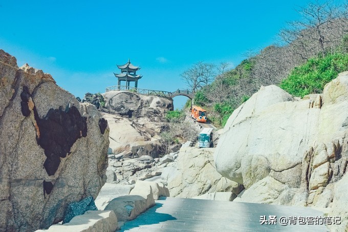 进出景区排队3个小时,岛上物价高上天,这的游客还是多的挤破头