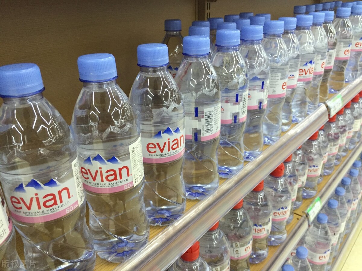 一瓶矿泉水13元钱,一瓶矿泉水卖1000元