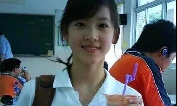 章泽天身价584亿是怎么算出来的,章泽天太太近照