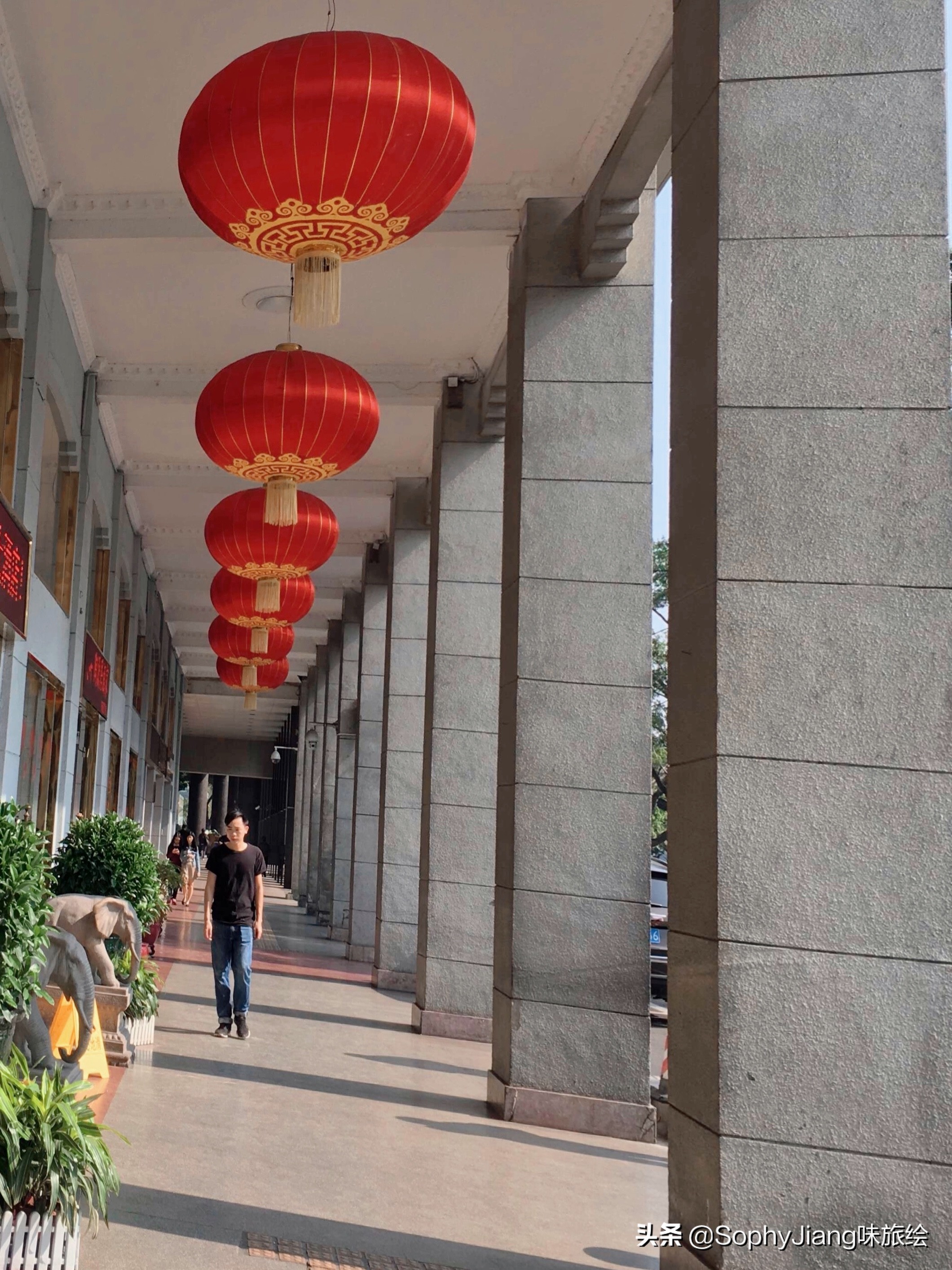 广州老牌旋转餐厅“变味”，粤菜馆改西餐厅，广式生活与情怀不再