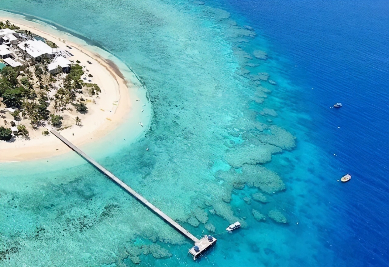 白本护照美国旅游免签,白本护照过境免签新加坡