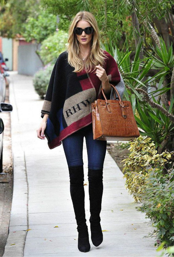 过膝靴冬天怎么搭配,过膝靴搭配什么颜色袜子