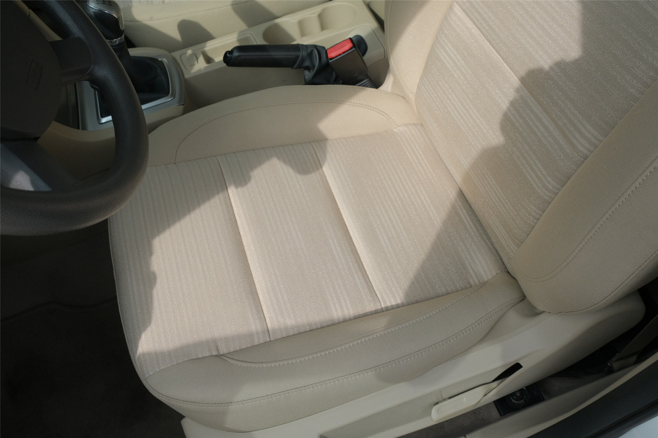 5年才跑了9000公里的车可以买吗,5年左右的福克斯值多少钱