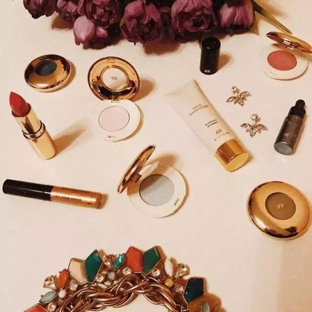 现在彩妆流行趋势图表,zara新款2023彩妆