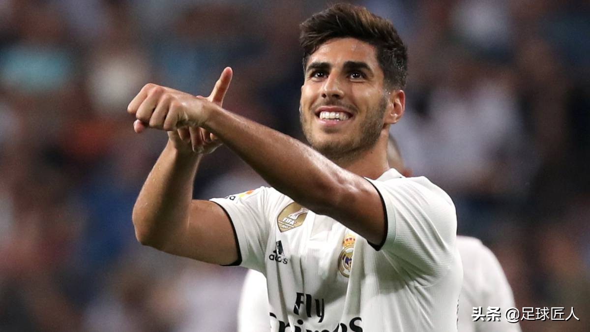 皇马新C罗正式公开恋情!同大学生女友甜蜜逛街,颜值身材都高