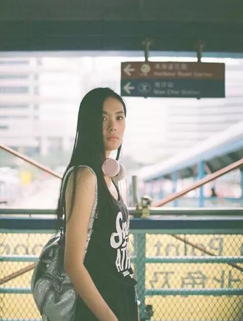 没想到演过《小时代》的她居然这么”穷“，房子都没顾里衣帽间大