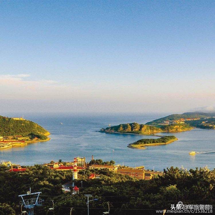 时隔多年老连长带老兵回归军营,三位老战友回忆当年军旅