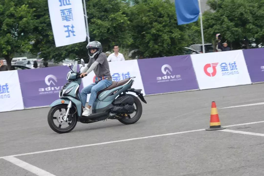 2.78万ADIVAAJ201欧系运动踏板首发！金城旗下多款车型试驾