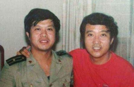 他是冯巩搭档，娶恩人之女，恋25年却在58岁离婚，曾在跳水中晕倒