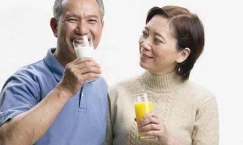 牛奶应该什么时候喝最合适,牛奶最好在什么时候喝才最有效