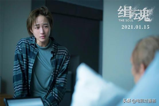 镜头过于直接，观众惊呼连连，很难想象在影院看到这么大尺度作品