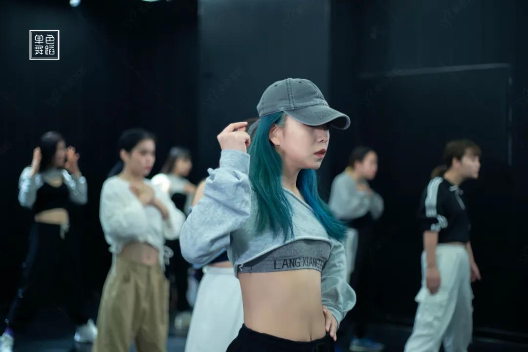 没有舞蹈基础怎么扒舞,遇见心动的舞蹈想学怎么办