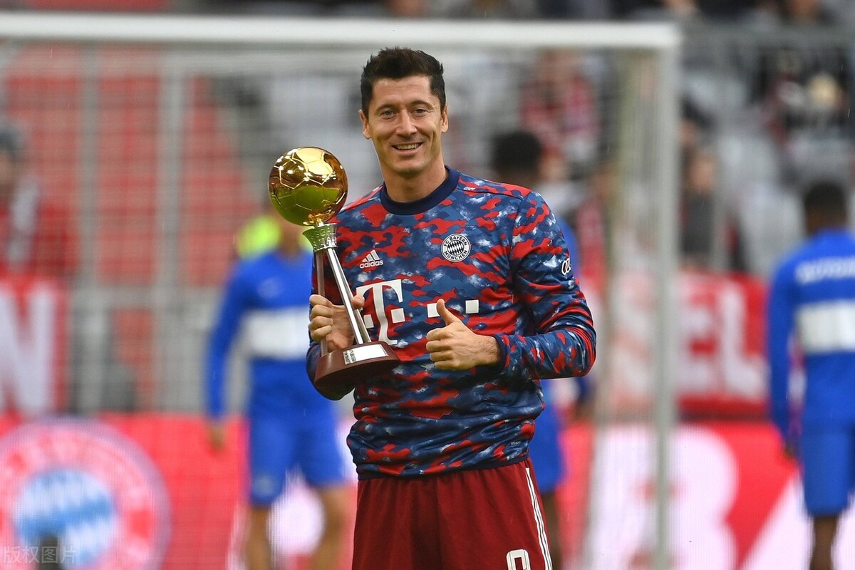 当今足坛十大顶级巨星,现役足坛前三大中场