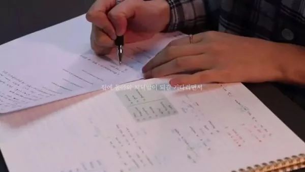 小姐姐分享自拍的“羞羞”日常，引百万人围观