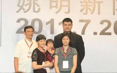 姚明的身高长多少米,姚明他爸的身高是多高